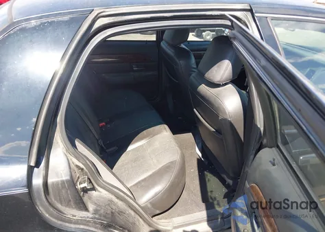 2008 Mercury Grand Marquis Ls z USA, uszkodzony, nr VIN 2MEFM75V68X627454